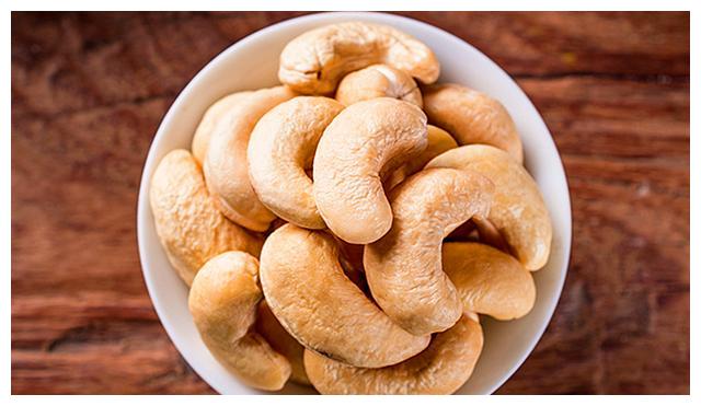 为啥买的腰果都不带壳呢,它到底是怎么长出来的?