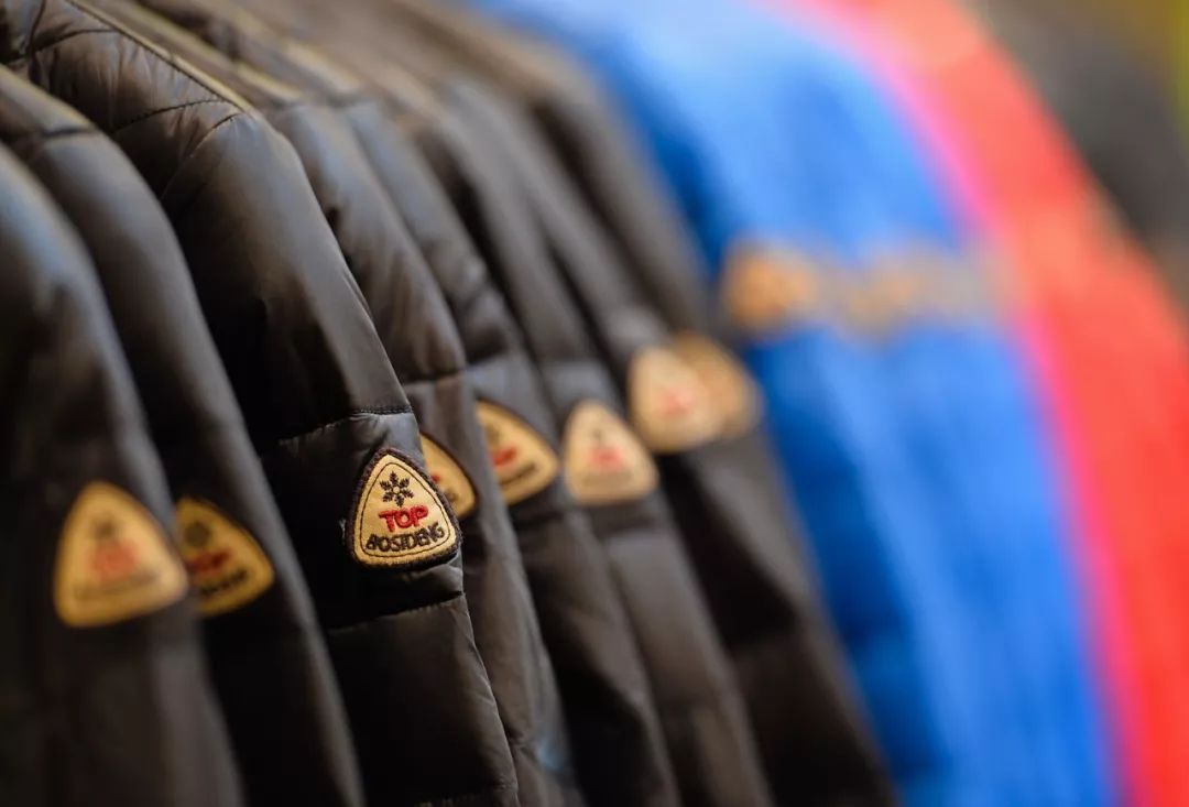 美媒评加拿大鹅股价暴跌:中国可让你起身鹅皮疙瘩