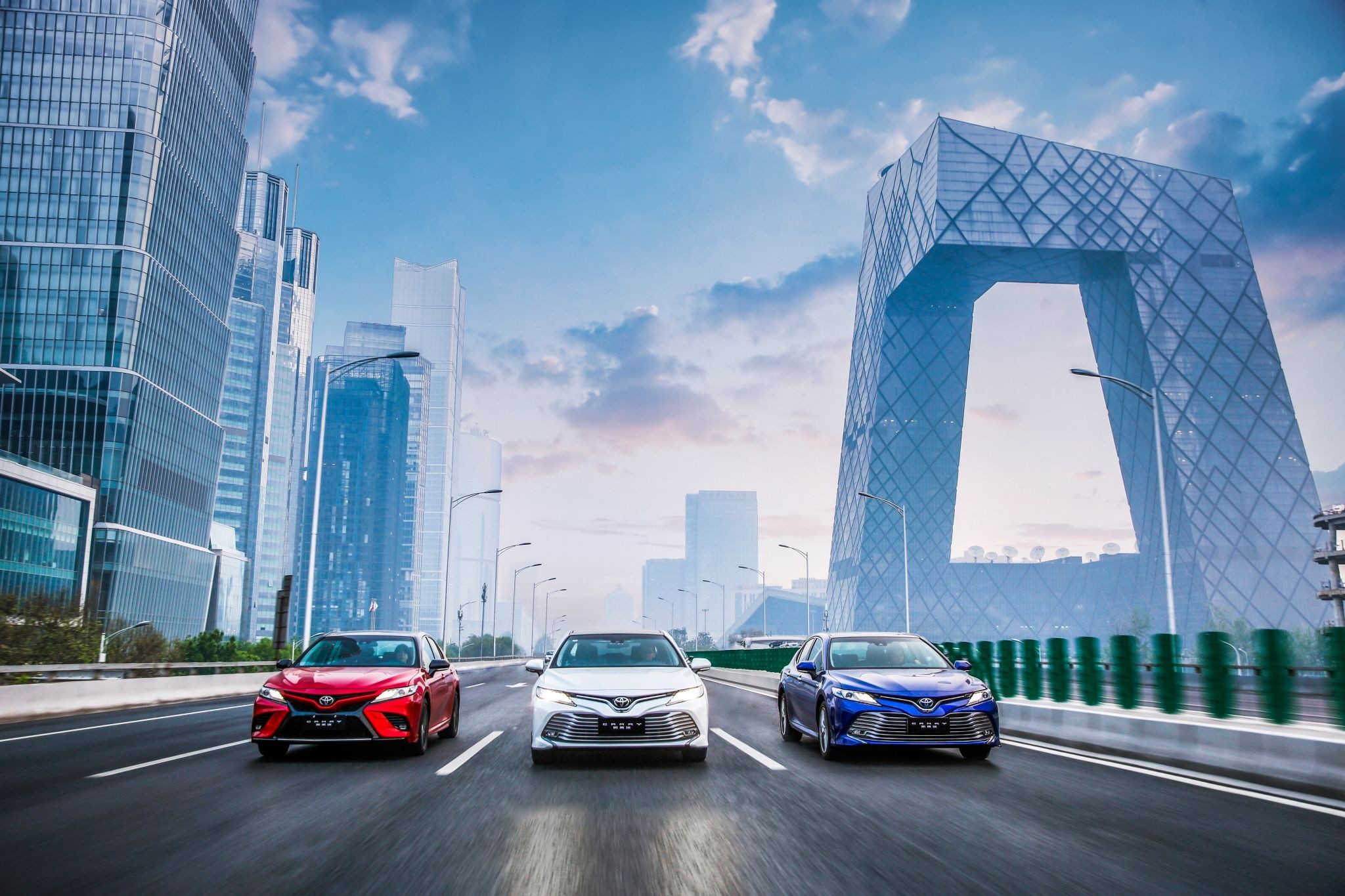 单月销量稳居“万辆俱乐部”　听南京车主韶韶全新第八代凯美瑞“热销的秘密”