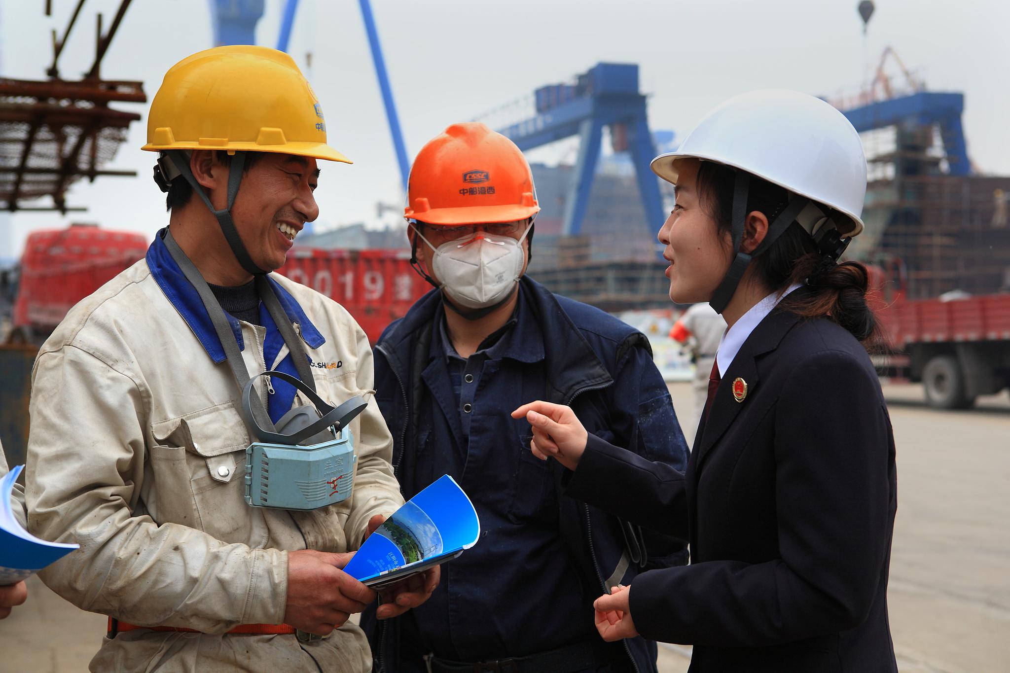 新时代江苏检察官:既做护法卫士,又当普法先锋