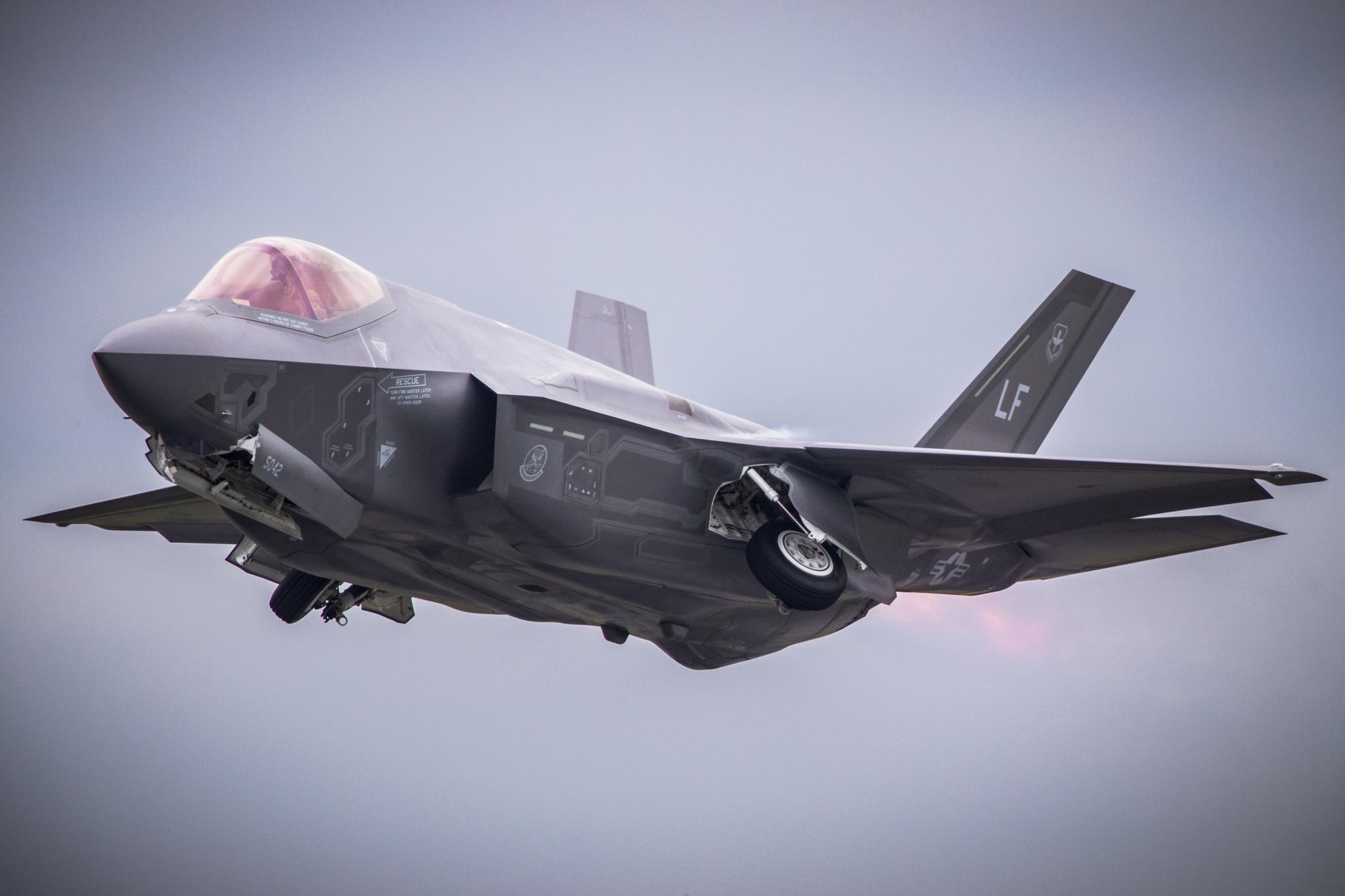 图为F-35战斗机,来源视觉中国