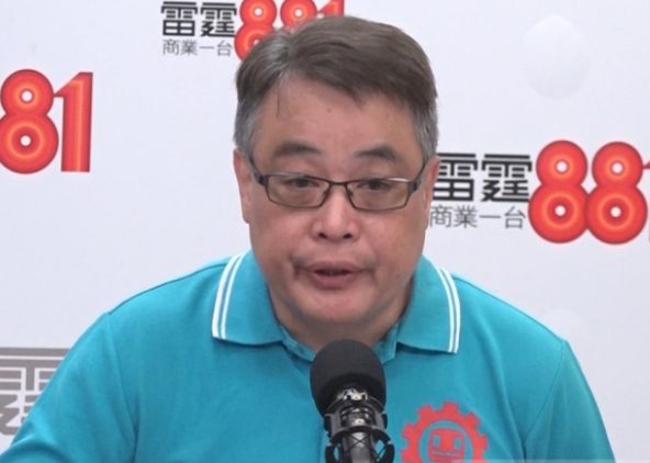 环球网:港铁被焚触目惊心 环球网:港铁被焚触目惊心