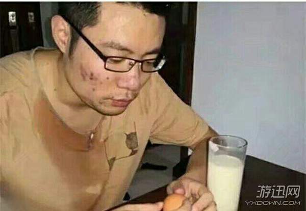 LOL大司马直播时中暑晕倒 大热天不开空调,生