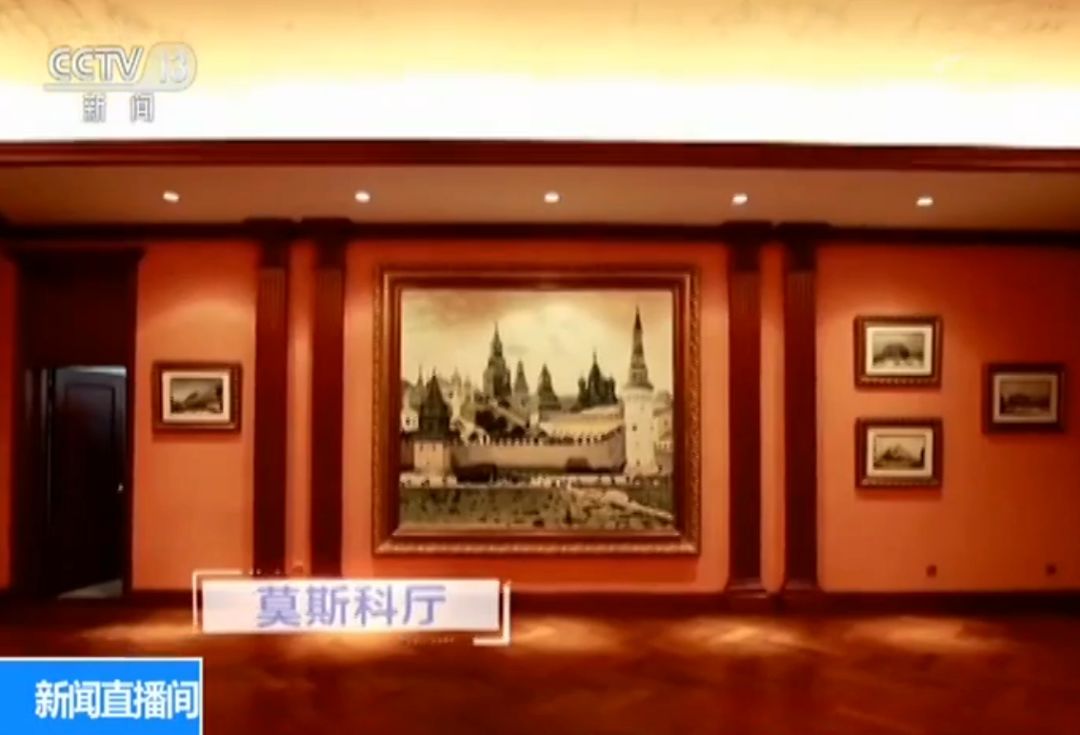△“莫斯科廳”用馬賽克鑲嵌的克里姆林宮全景