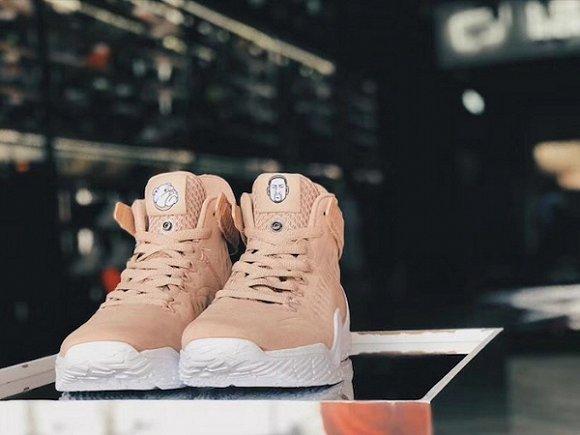 安踏出海:美国旧金山排起千人长队抢购新鞋