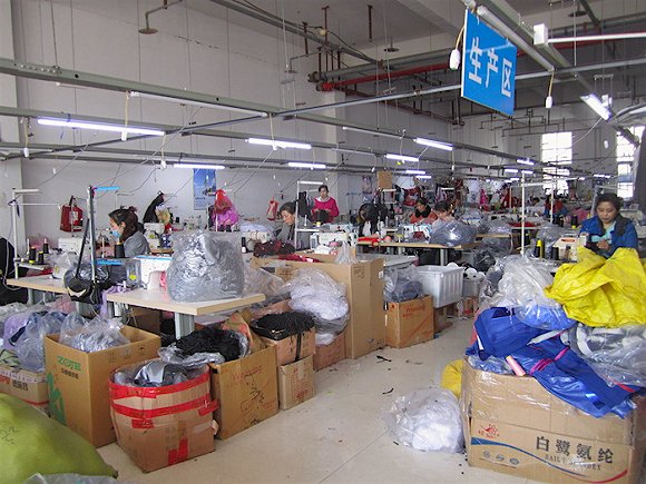 　灌云县一家情趣内衣工厂的生产区。 图片来源：杨秋月