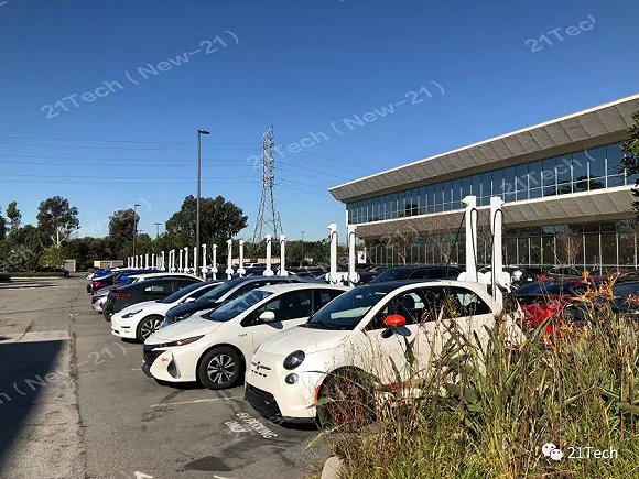 FF为员工新安装的一排充电桩。图片:21Tech独家拍摄,摄影:白杨