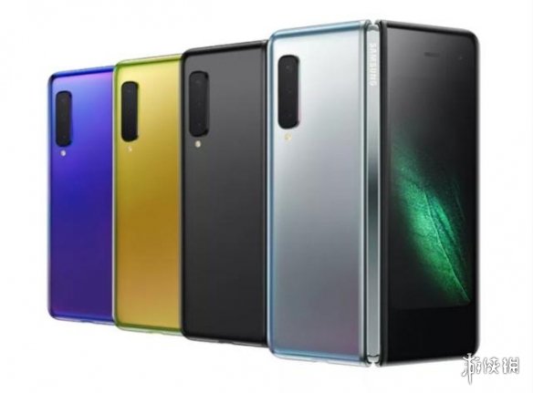 三星可折叠屏手机发布:屏幕展开7.3英寸 约13000元