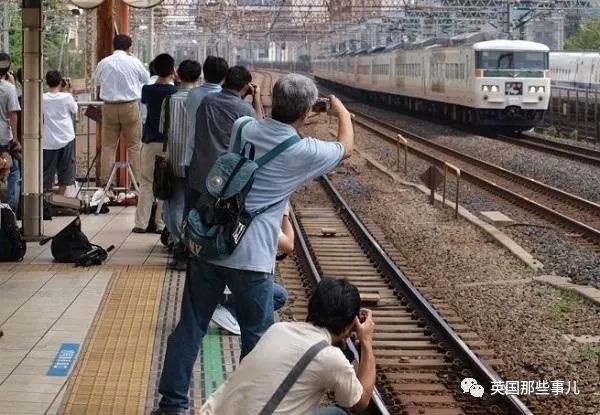 日本阿宅结婚半年就扛不住:&quot;连偶像都不让追，这婚必须得离!&quot;