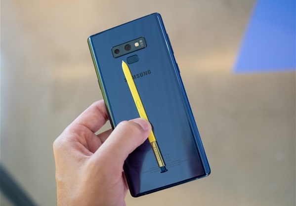 三星galaxy note9,三星galaxy note20 【天极网手机频道】昨日晚上,三星在纽约发布galaxy note 9.