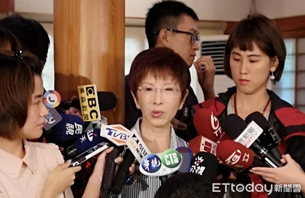 『国』『民』『党』『前』『主』『席』『洪』『秀』『柱』『(』『图』『片』『来』『源』『:』『台』『湾』『“』『东』『森』『新』『闻』『云』『”』『)』