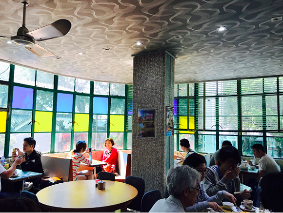 老牌香港茶餐厅的内饰 图片来源:美都餐室