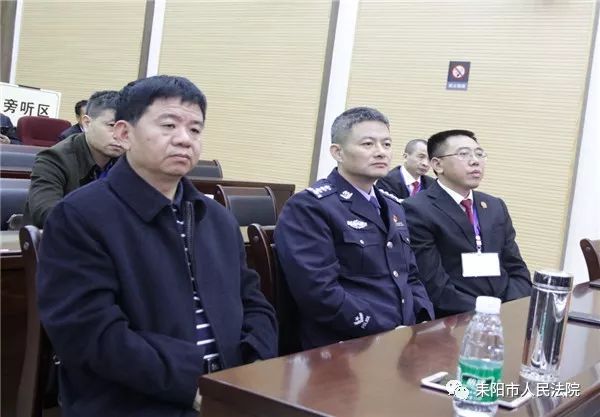 「cbin仲博平台登陆」过去办营业执照不知如何填,现在只要勾一下,桐庐上线“智能化申报”
