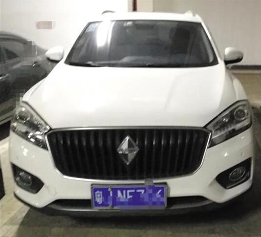 女子买辆新车 却发现已有保养记录