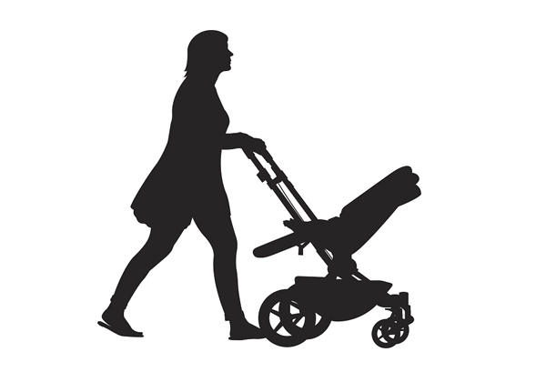 目瞪口呆!一对夫妻在迪士尼顺走别家童车放包