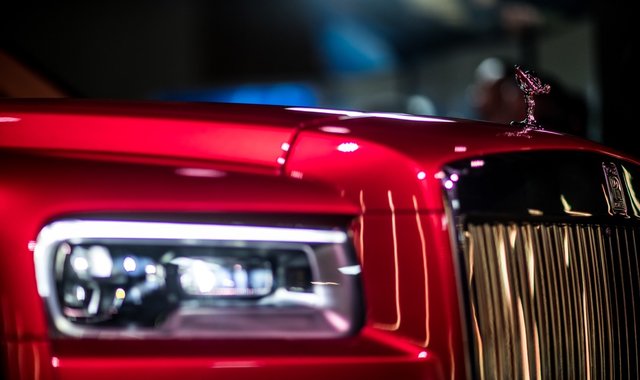 连劳斯莱斯都去做 SUV 了，以最大钻石命名