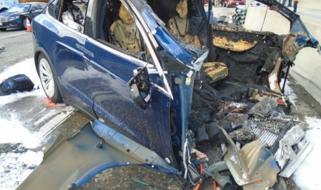 特斯拉自动驾驶致死车祸调查结果：最后几秒突然加速