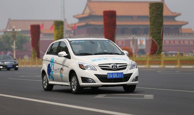 北京 44.3 万人排队等新能源牌照，全年 5.4 万指标一次性发完了