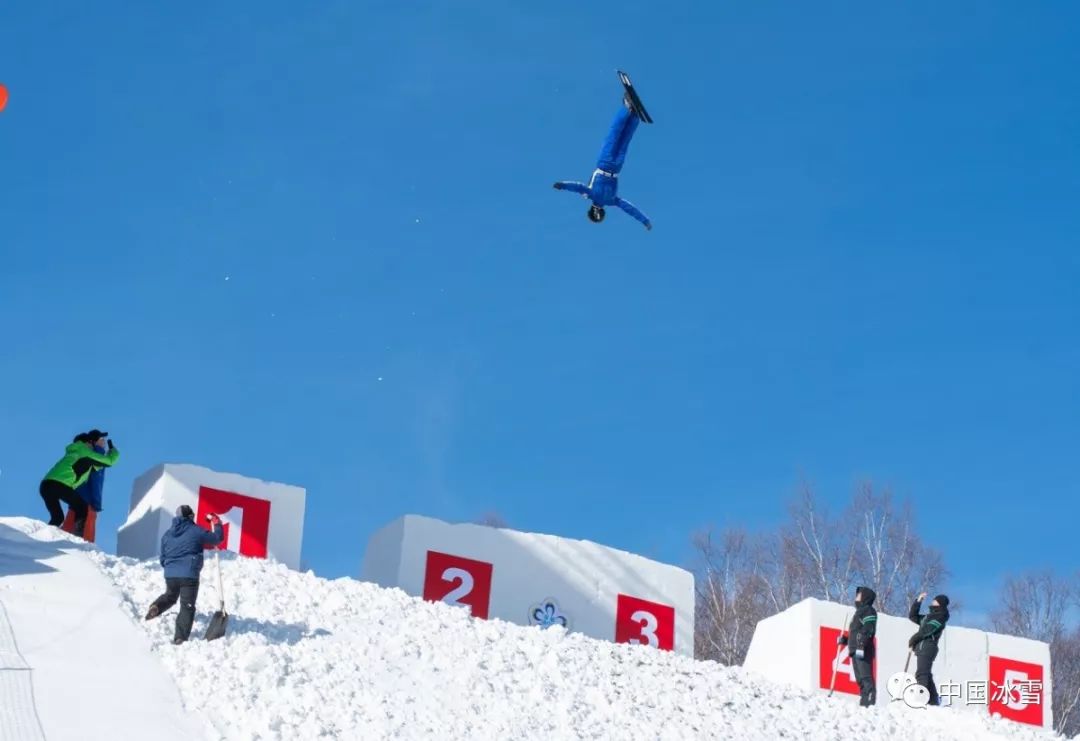 自由式滑雪空中技巧 nIZ9-hrvcwnk3523112.jpg