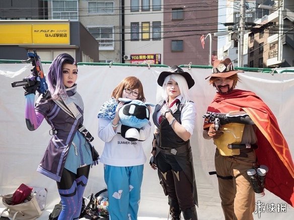 日本美女COS《守望先锋》黑影 神似邓紫棋一脸傲娇