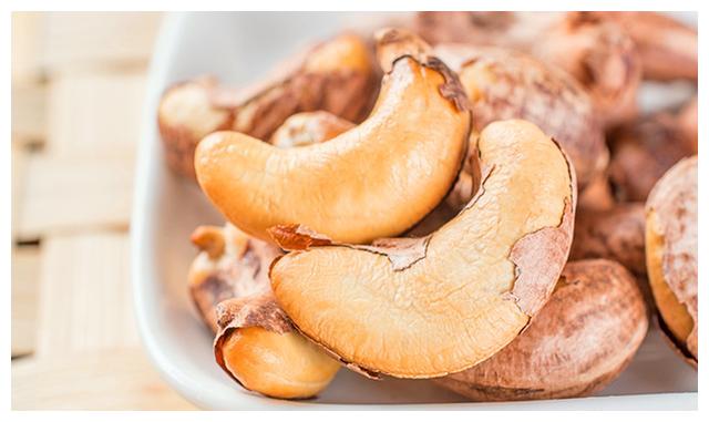 为啥买的腰果都不带壳呢,它到底是怎么长出来的?