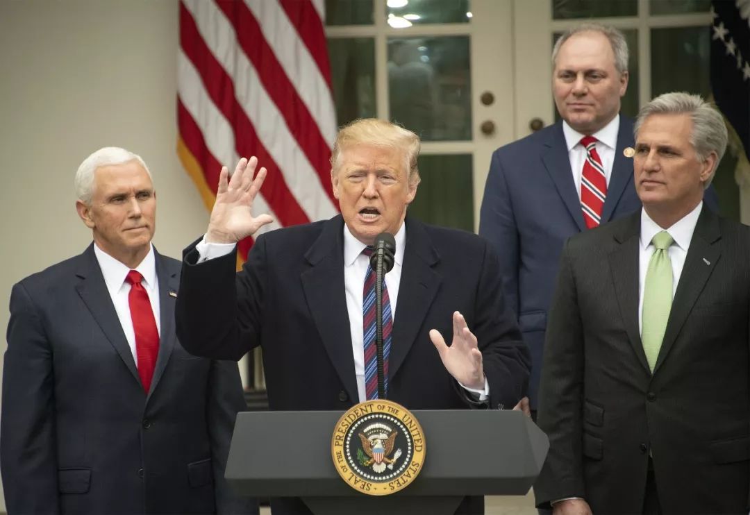 动向 | 危机在即?特朗普或宣布美国进入紧急状态