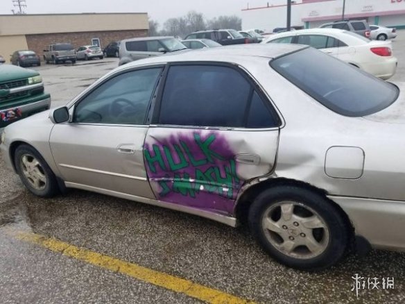 剐蹭凹痕那又怎样?国外网友汽车损伤创作图集欣赏