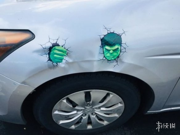 剐蹭凹痕那又怎样?国外网友汽车损伤创作图集欣赏