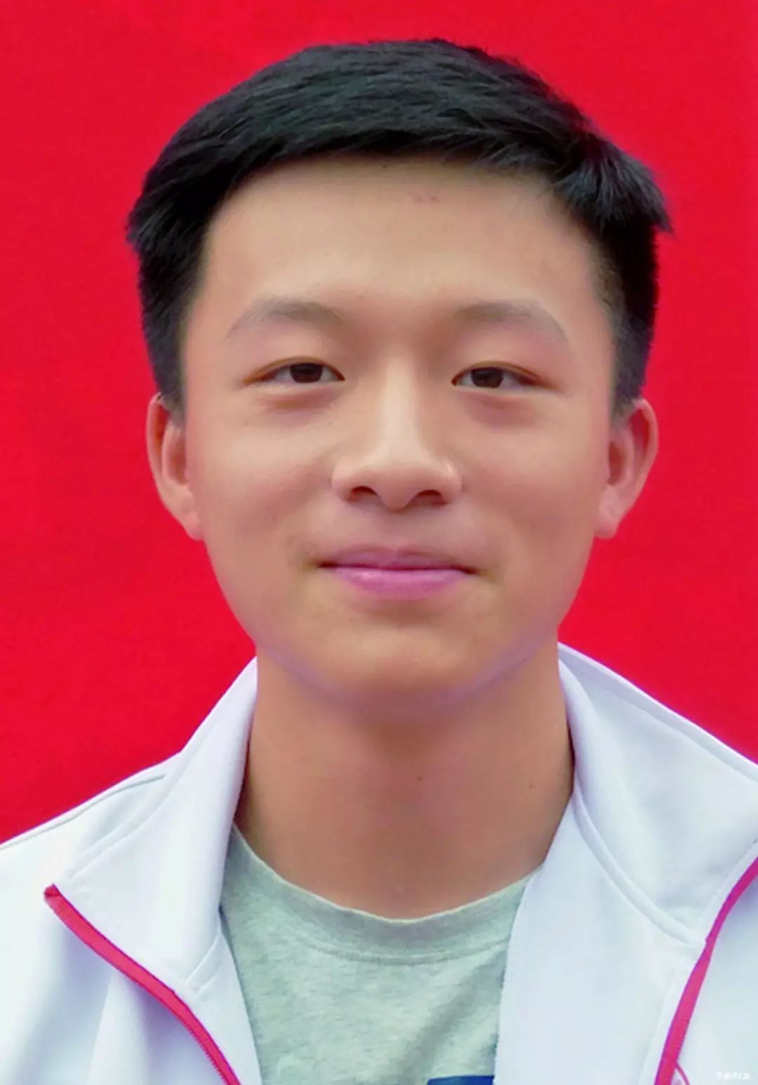 厉害了!毕节一中两名同班同学,一起被录取为空军飞行学员