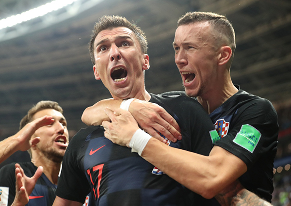 克罗地亚在半决赛中庆祝进球。