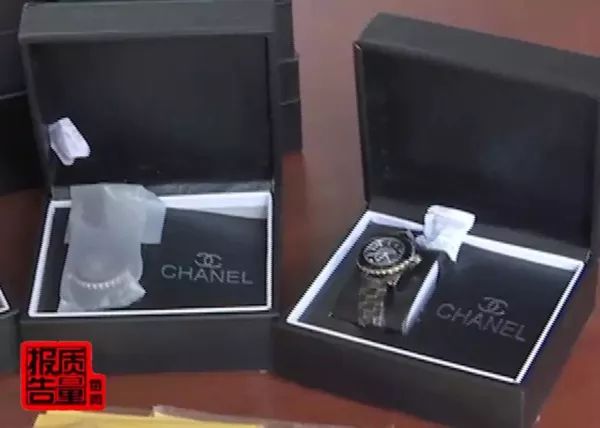 朋友圈里的代购竟然藏猫腻:别再花钱买假货了