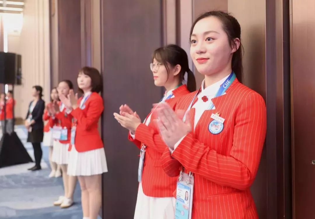 五千多名进博会志愿者的6天:凌晨3点出门,每天