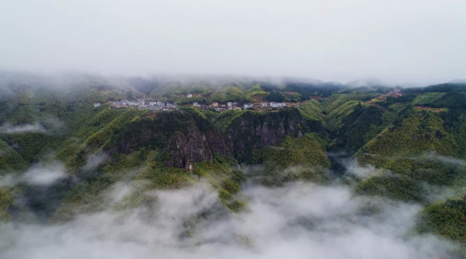 航拍浙江丽水遂昌南尖岩