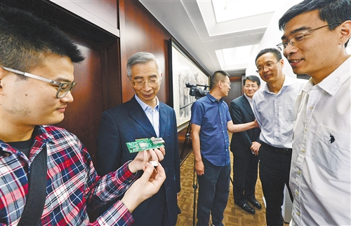 首款自主知识产权企业级万兆以太网控制器芯片