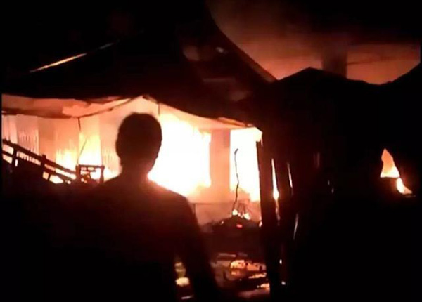 广西融安一烟花爆竹店凌晨爆炸失火,致5人死亡