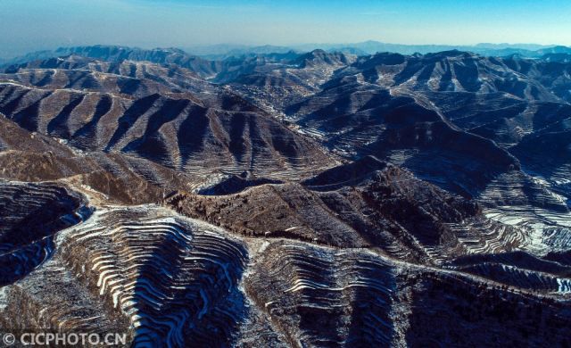 ﻿两岸关系根基在民间 希望在青年