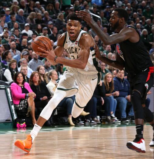 字母哥:现在球队最重要的是健康