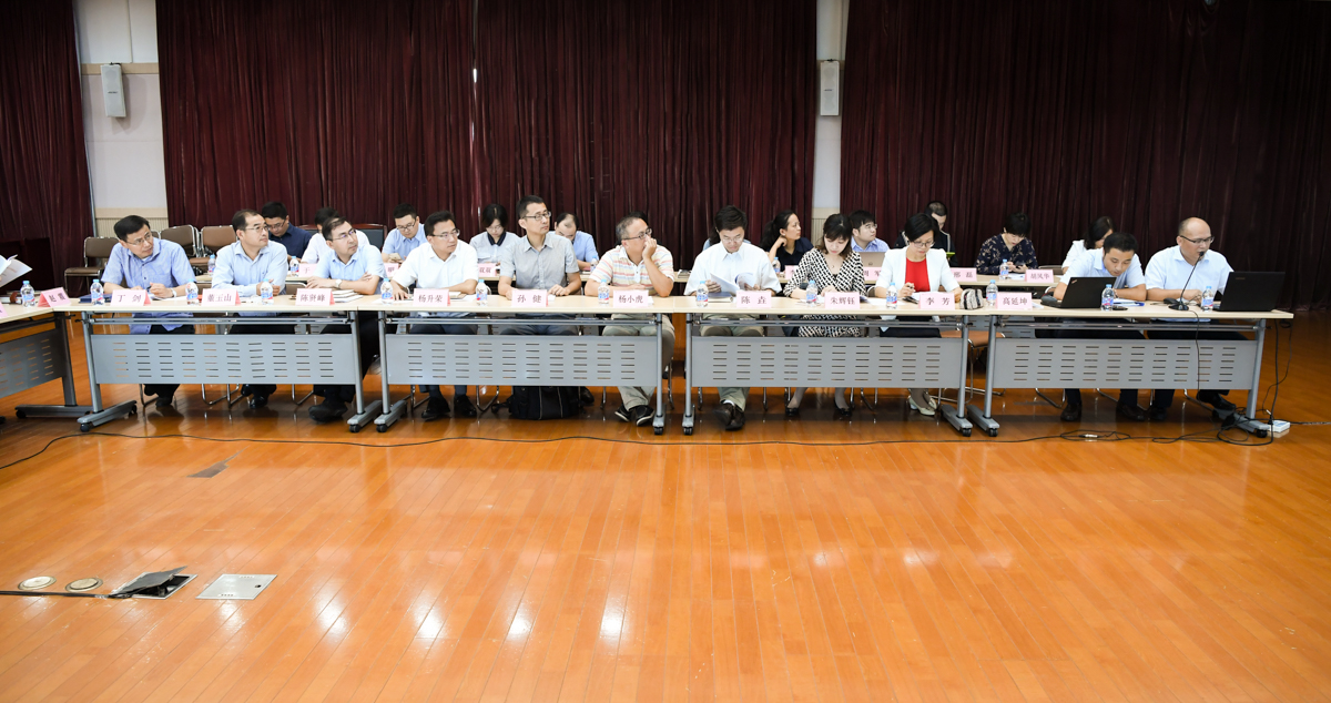 上海交大召开2017-2018学年校内挂职总结交流