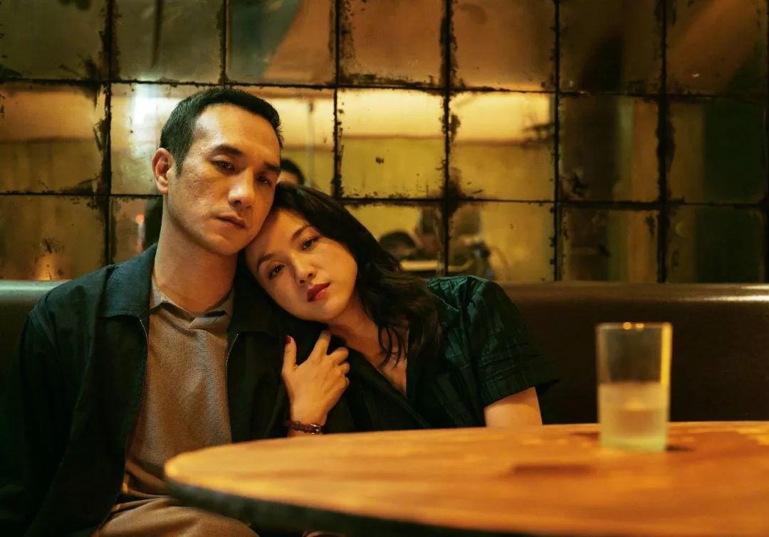 毕赣新作《地球最后的夜晚》剧照,黄觉、汤唯