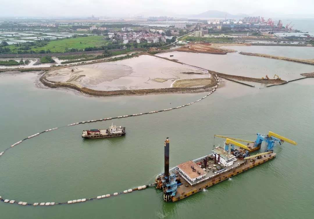 航拍!阳江港6个在建码头泊位,可停靠5000吨级