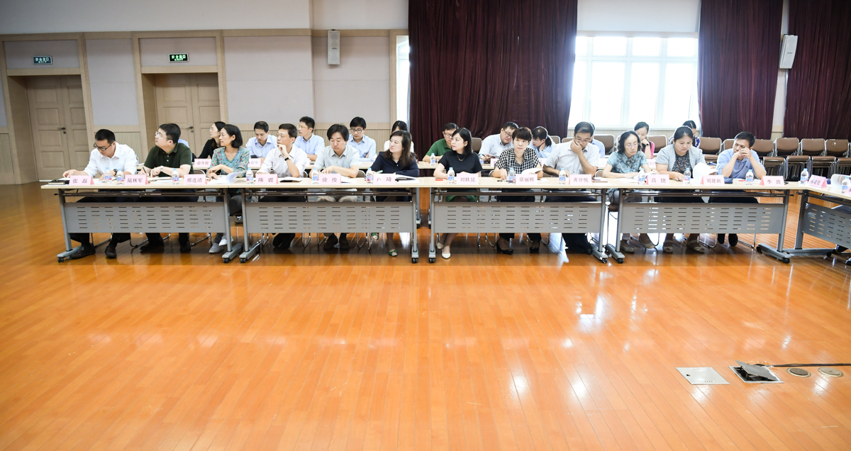 上海交大召开2017-2018学年校内挂职总结交流