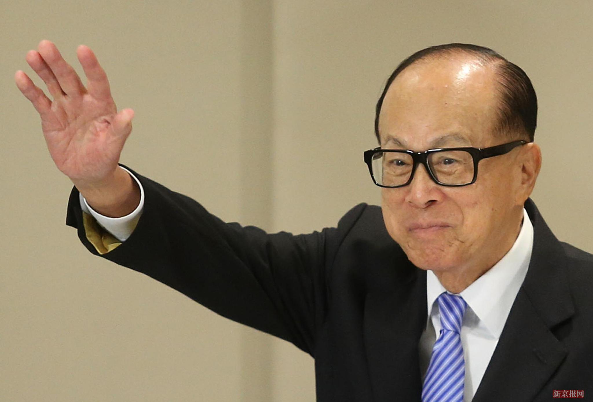 90岁李嘉诚正式宣布退休 长子接任集团主席|李