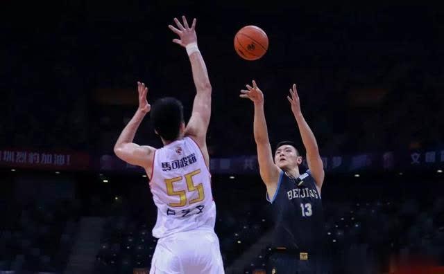 北京首钢男篮深圳下起三分雨,CBA季后赛先