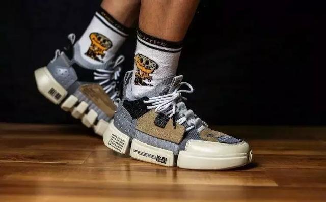 李宁第5号足球鞋是哪款,李宁第5号足球鞋是哪款的