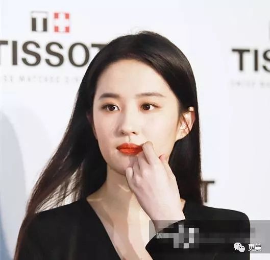 范冰冰超白 刘亦菲很瘦 明星的颜值有多扛打 路透照才最真实