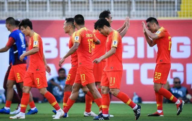 足球换守门员犯法吗,足球换守门员犯法吗知乎