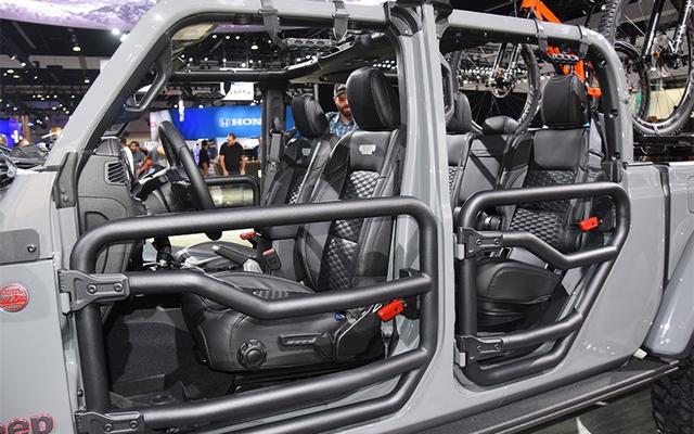 玩腻了猛禽就看看它!更帅更拉风的吉普皮卡,上街回头率爆表