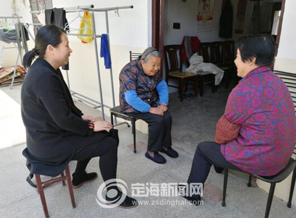 关爱老人 为老人送温暖志愿者服务活动开展