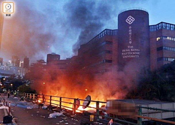  香港理工大学被暴徒大肆破坏（图片来源：东网）