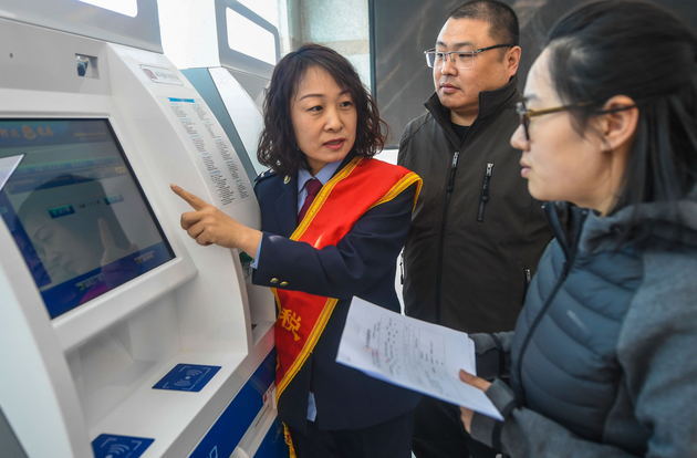 图片来源:新华社